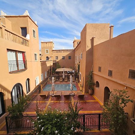 Kasbah La Cigogne Panzió Ajt Benhaddu Kültér fotó