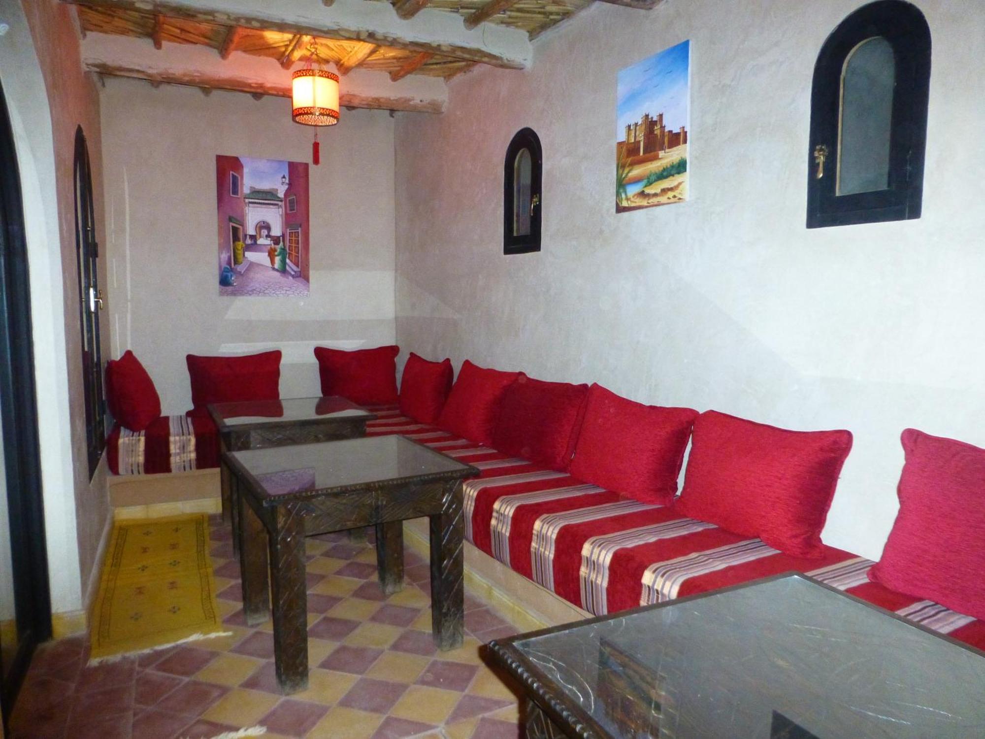 Kasbah La Cigogne Panzió Ajt Benhaddu Kültér fotó
