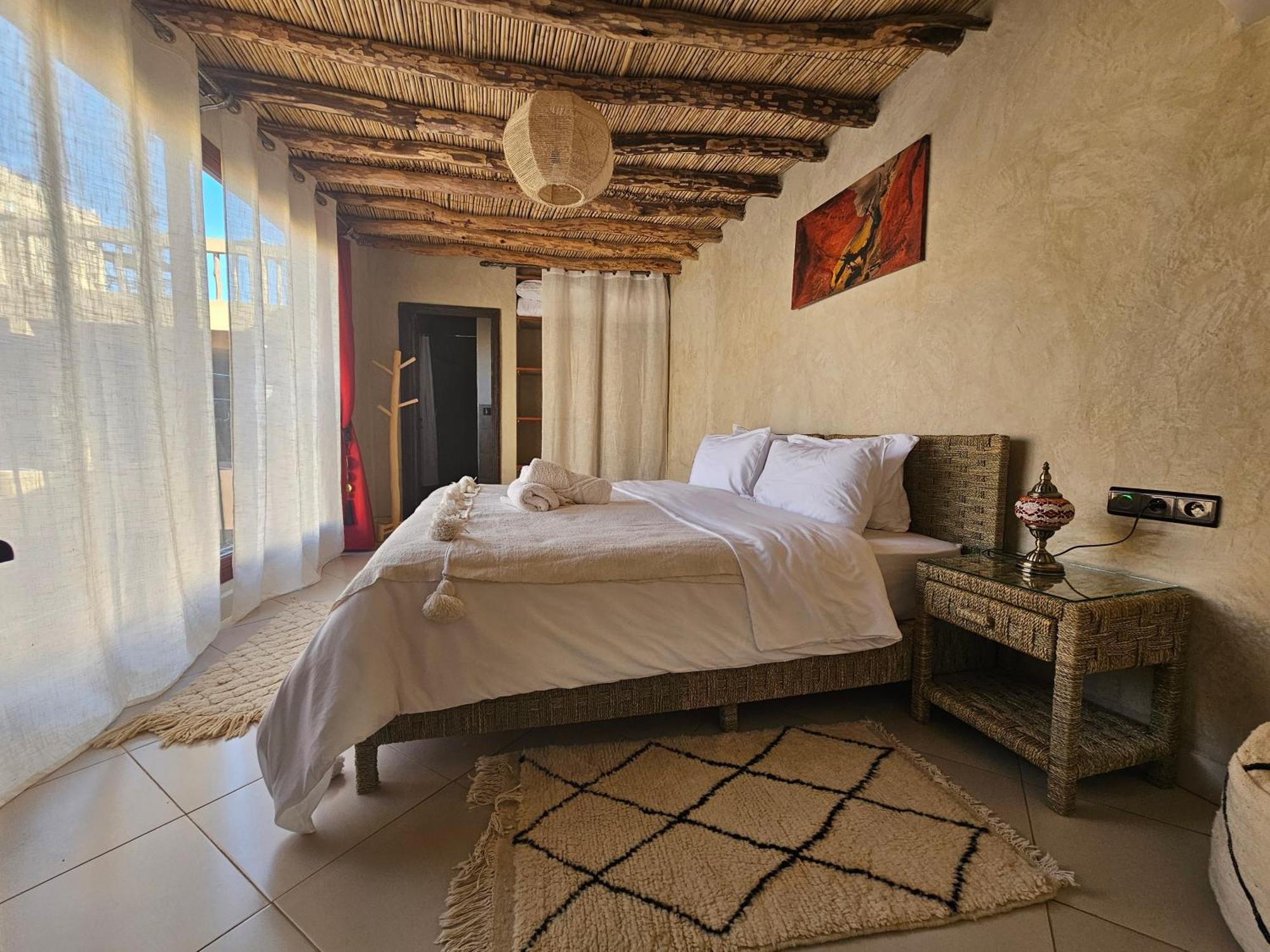 Kasbah La Cigogne Panzió Ajt Benhaddu Kültér fotó