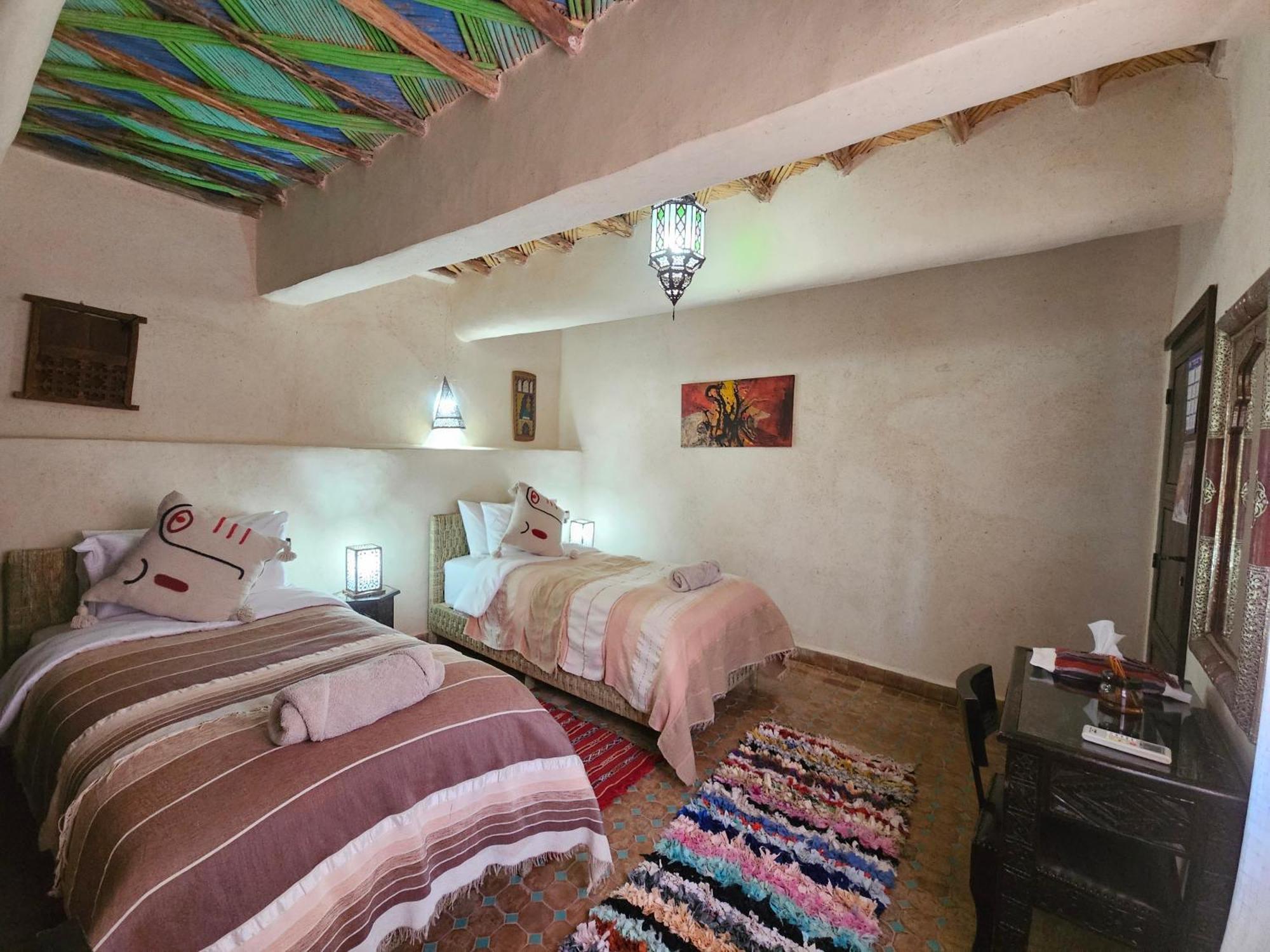 Kasbah La Cigogne Panzió Ajt Benhaddu Kültér fotó