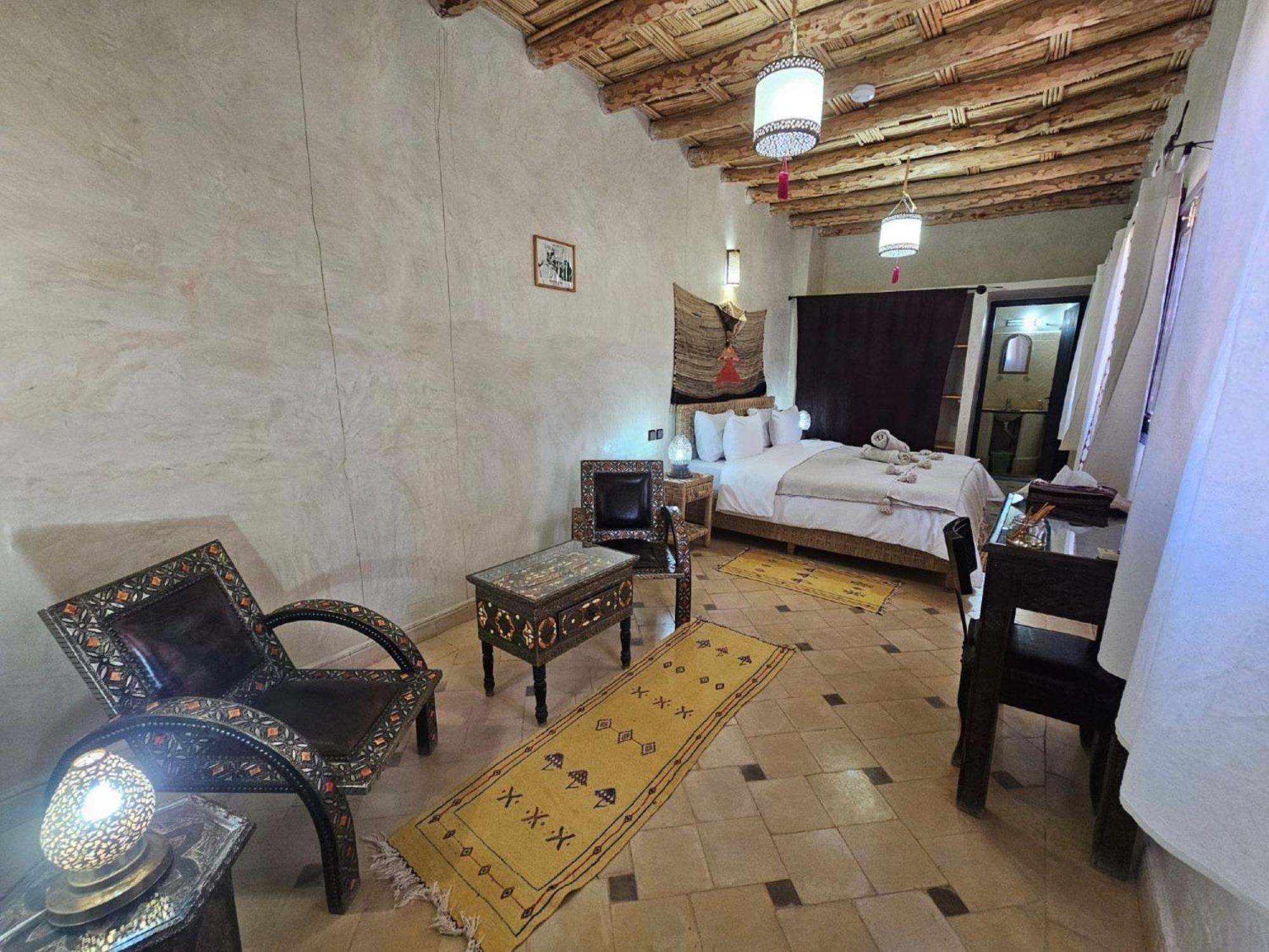 Kasbah La Cigogne Panzió Ajt Benhaddu Kültér fotó