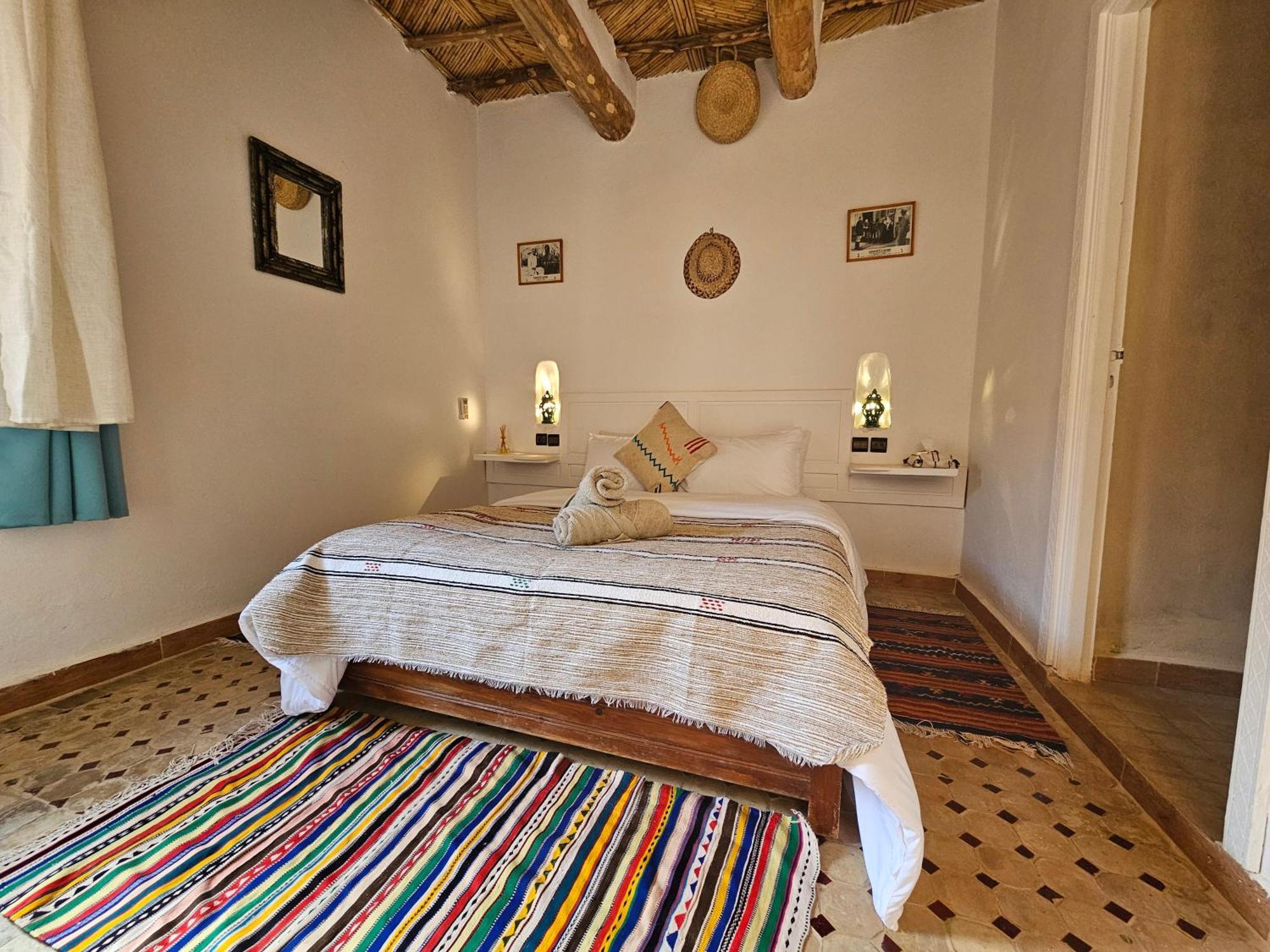 Kasbah La Cigogne Panzió Ajt Benhaddu Kültér fotó